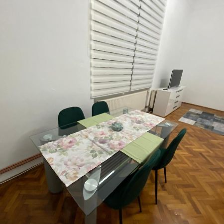 Apartament Super Central Cu Parcare Privata Arad Exterior photo