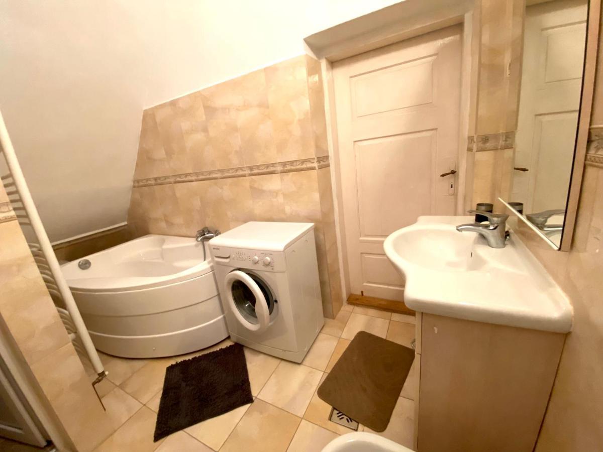 Apartament Super Central Cu Parcare Privata Arad Exterior photo